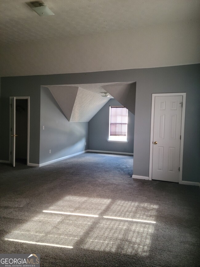 Building Photo - 165 Concord Terrace