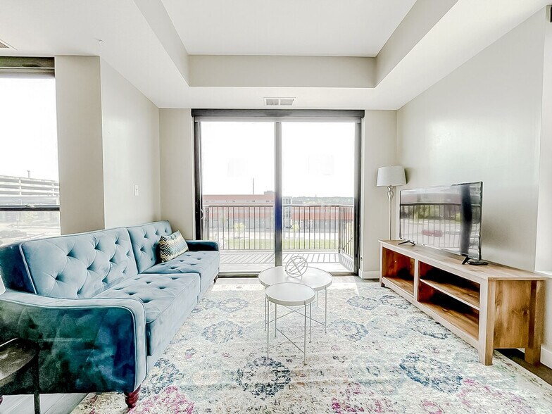 Building Photo - 1400 Walnut St