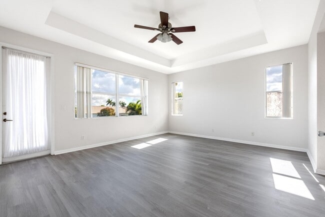 Building Photo - 102 Ibisca Terrace