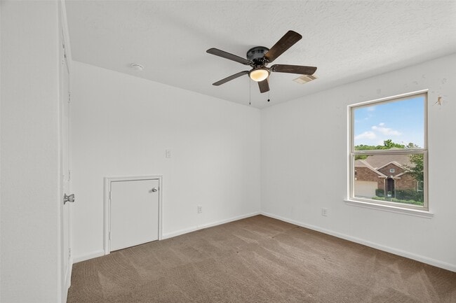 Building Photo - 13019 Foxwood Creek Ln