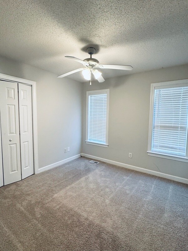 Building Photo - 821 Wallridge Dr