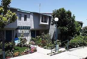 Building Photo - Verdes Del Oriente