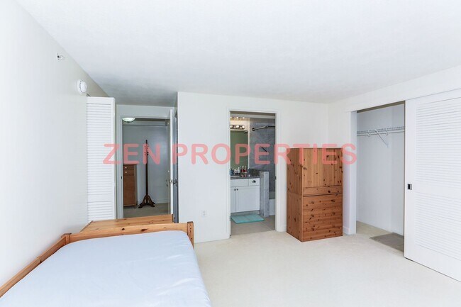 Building Photo - Fully furnished 2 bdrm / 2 bath / 1 parking unit at The Windsor Waikiki