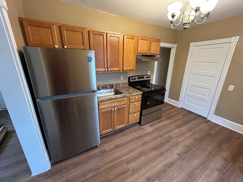 Building Photo - 507 Electric Ave