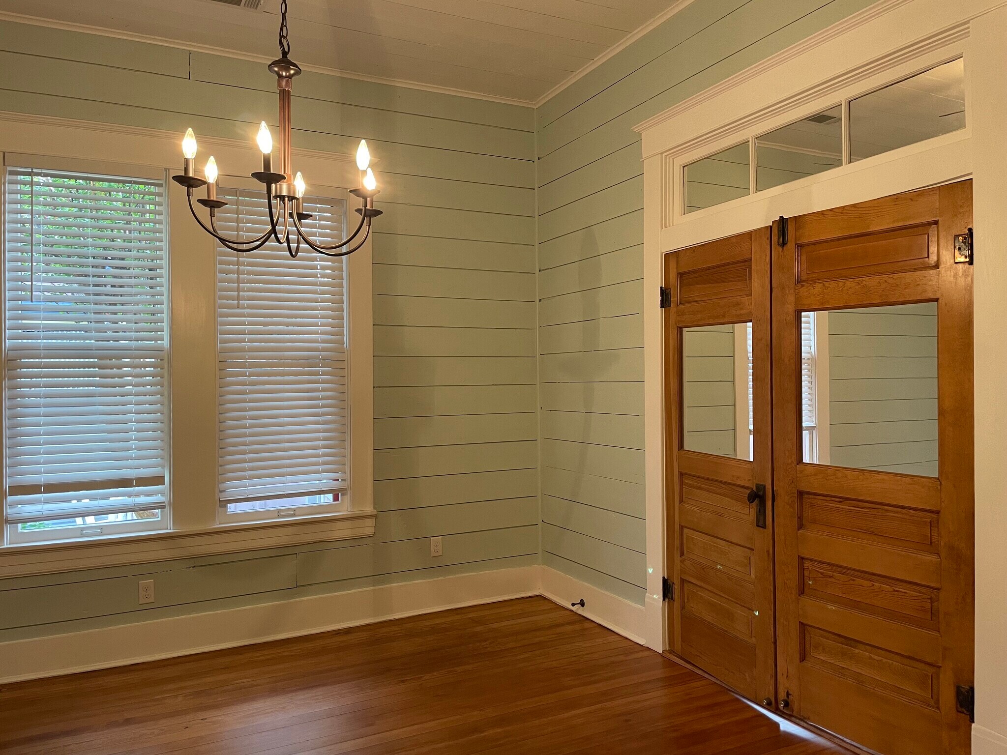 Dining Room - 1013 W 6th St