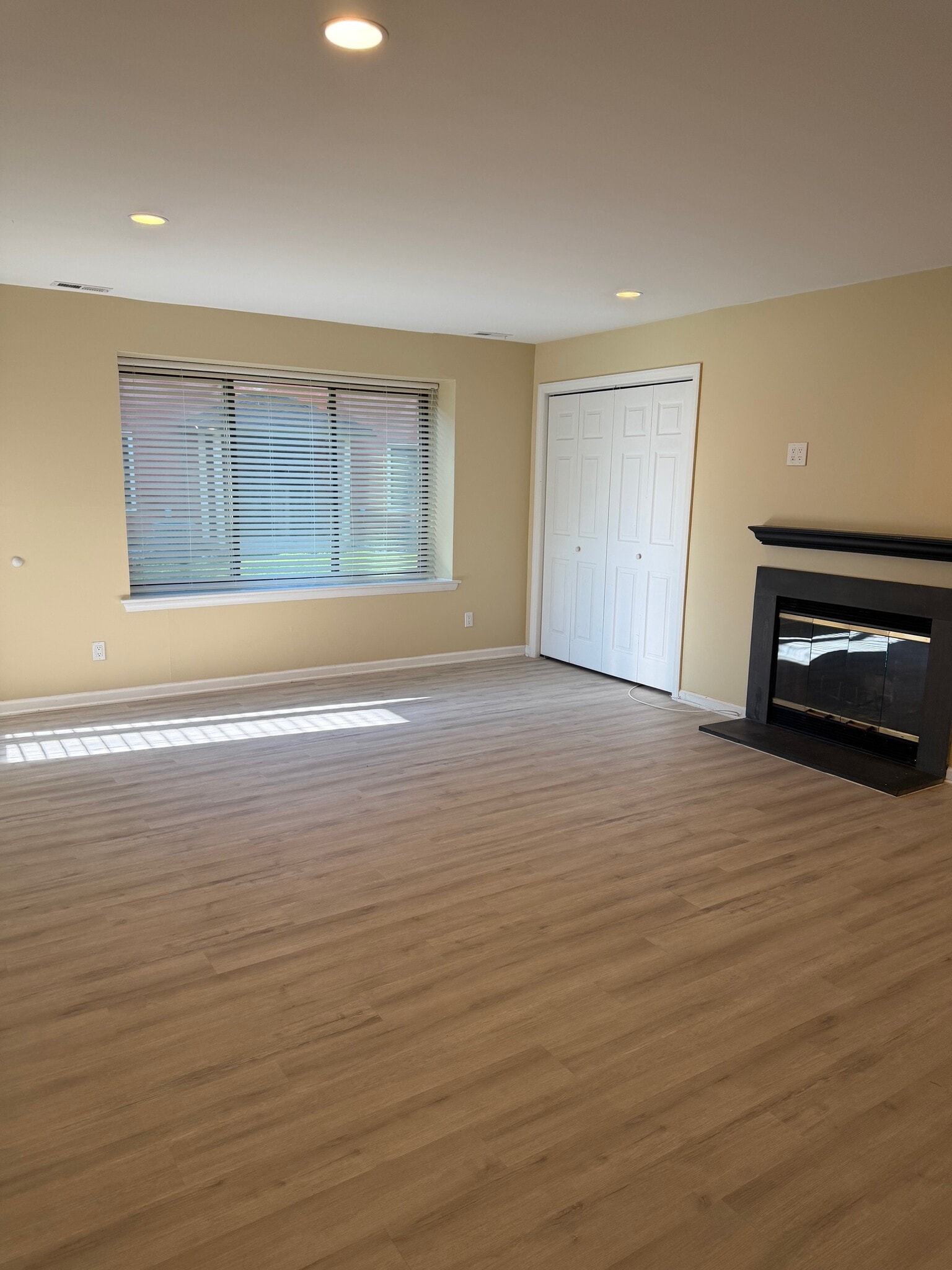 Building Photo - 2707A Sussex Ct