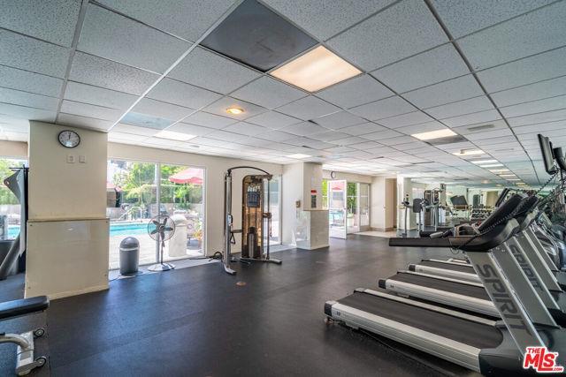 Building Photo - 865 Comstock Ave