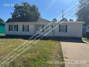 Building Photo - 1805 Kelly Dr