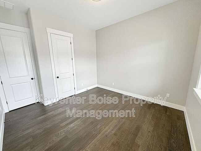 Building Photo - 8081 W Brooks Dr