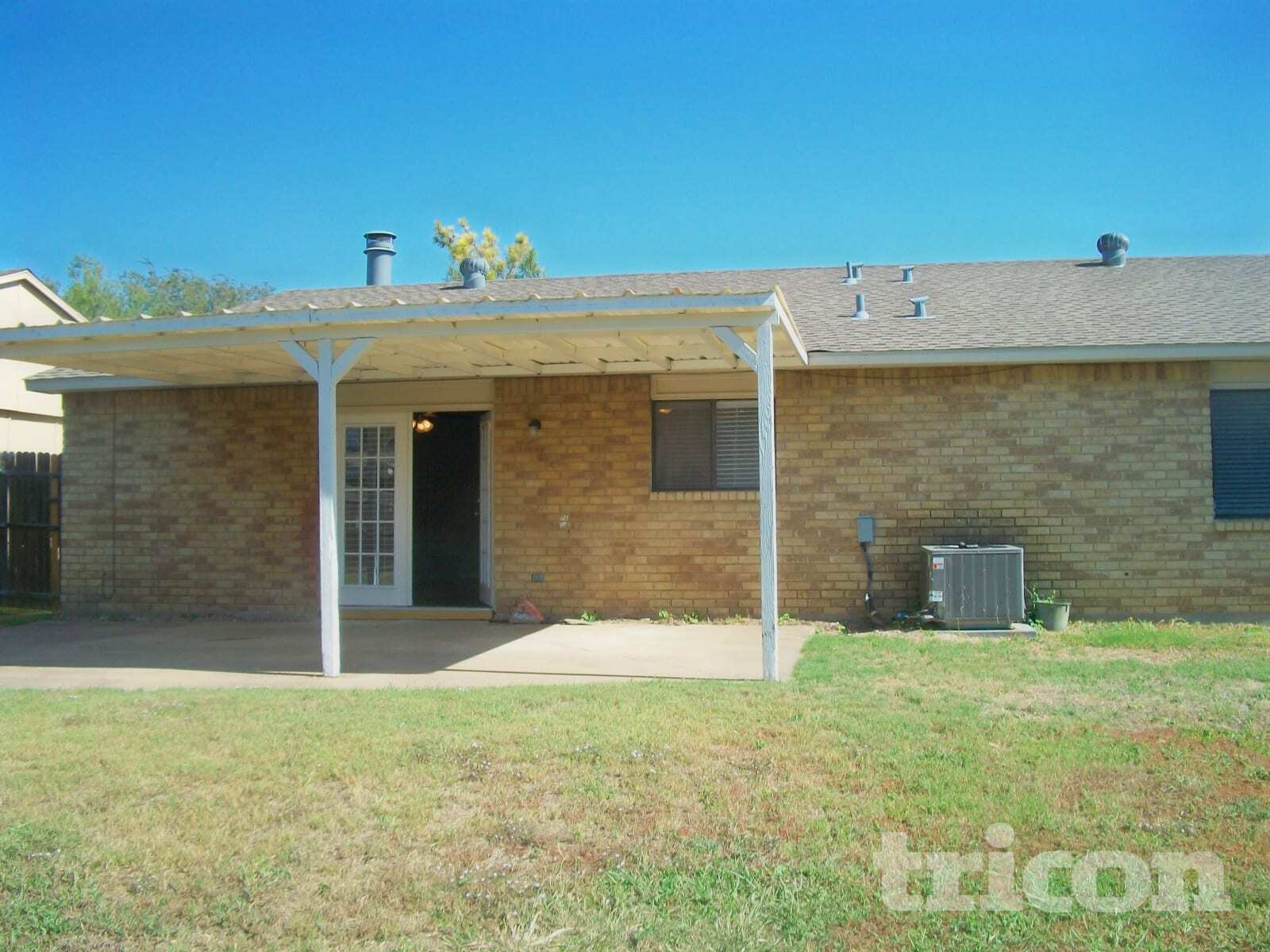 Building Photo - 9215 Sophora Dr