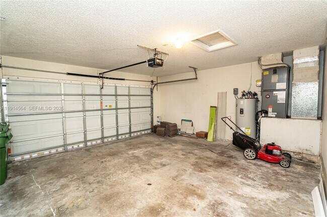 Building Photo - 1592 Salerno Cir