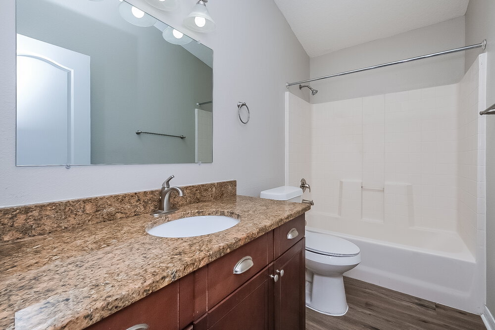 Building Photo - 914 Lake Shore Ranch Dr