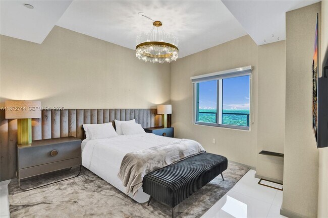 Building Photo - 1100 Biscayne Blvd