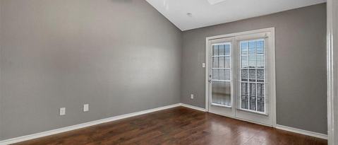 Building Photo - 808 Custer St
