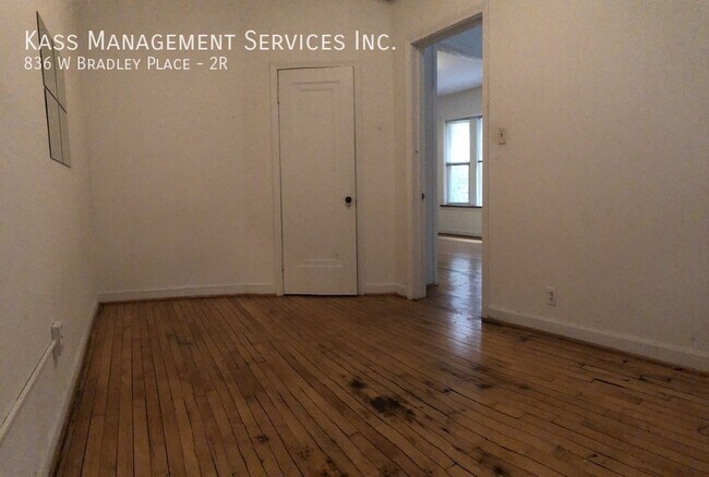 Building Photo - 836 W Bradley Pl