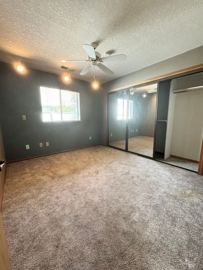 Building Photo - 1855 Gold Hills Dr