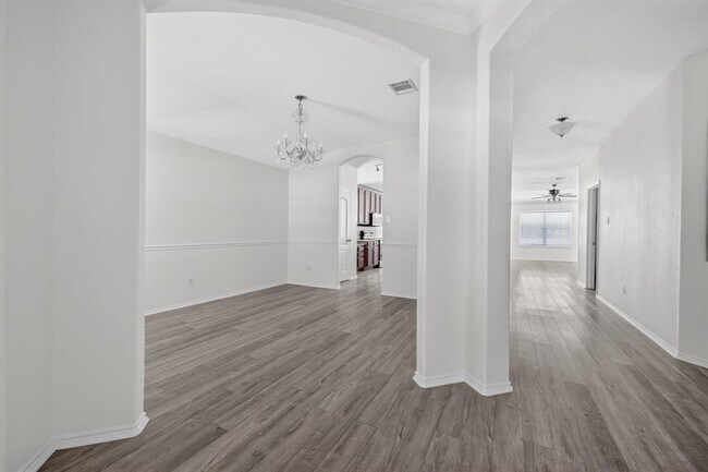 Building Photo - 315 Waterlily Way