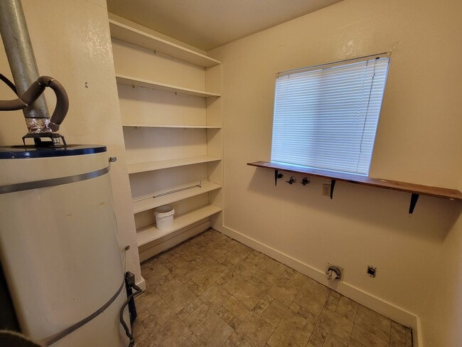 Building Photo - 2 Bedroom 1 Bathroom Home in Corning For R...