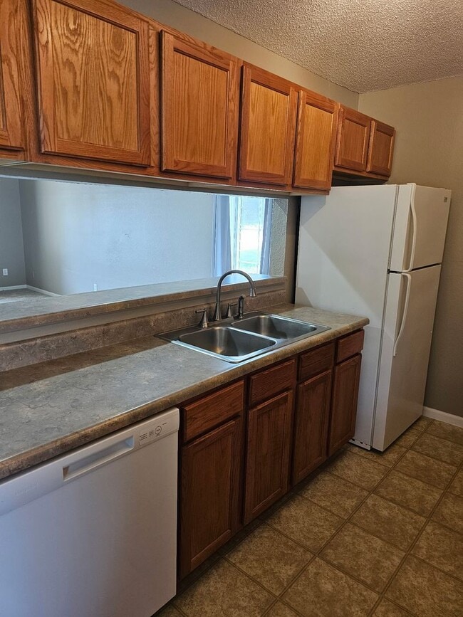 Building Photo - 3 bed, 2 bath Duplex, South Columbia