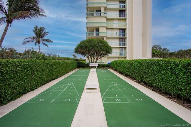 Building Photo - 9940 S Ocean Dr