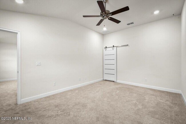 Building Photo - 7271 Gateway Ct