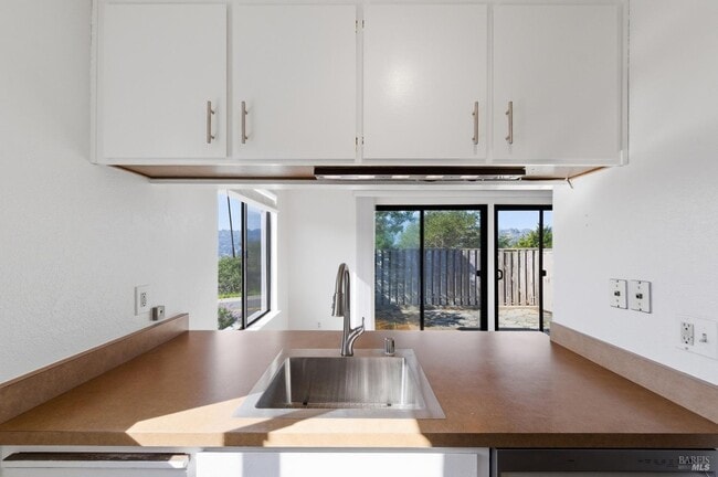 Building Photo - 12 Byron Cir