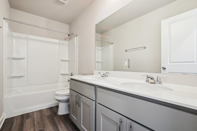 Building Photo - 2310 Calvert Dr