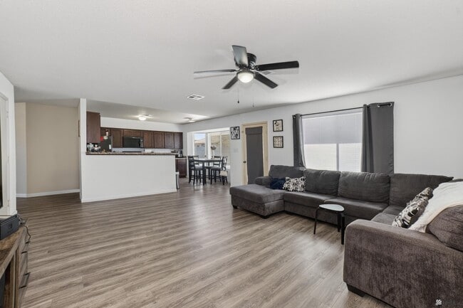 Building Photo - 4330 S Desert Willow Wy