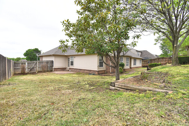 Building Photo - Forest Ridge house with all the Forest Rid...