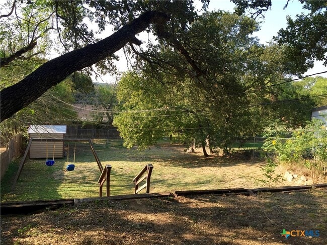 Building Photo - 904 Dale Dr