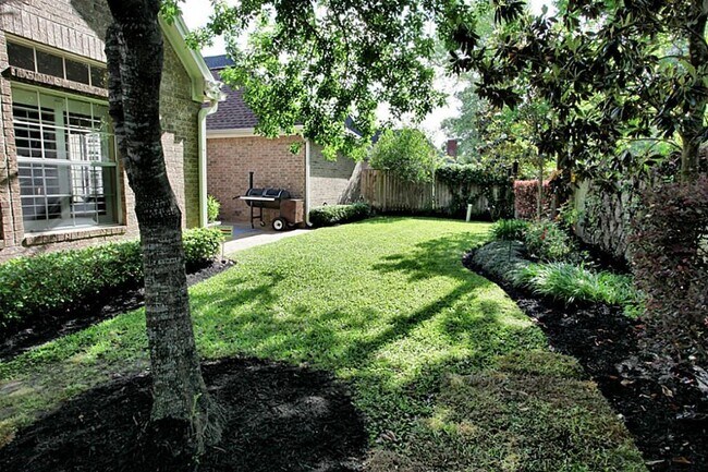 Building Photo - 7919 Wellington Ct N