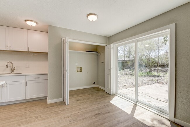 Building Photo - 24015 Beef Canyon Dr