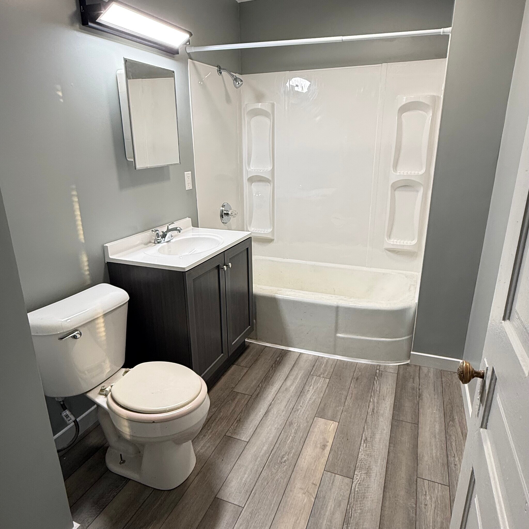 BATHROOM - 2216 W 3rd St