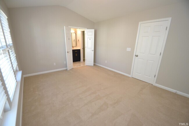 Building Photo - 701 Sutter Gate Ln