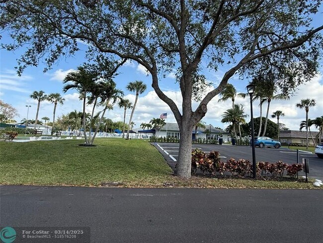 Building Photo - 1397 High Point Way