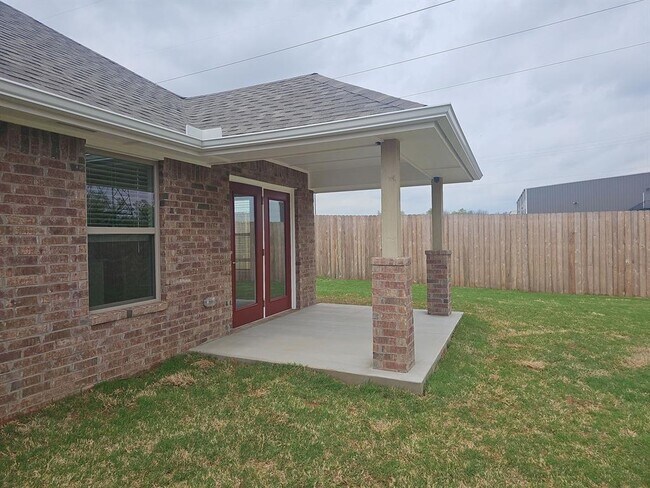 Building Photo - 3701 Lynne Ave