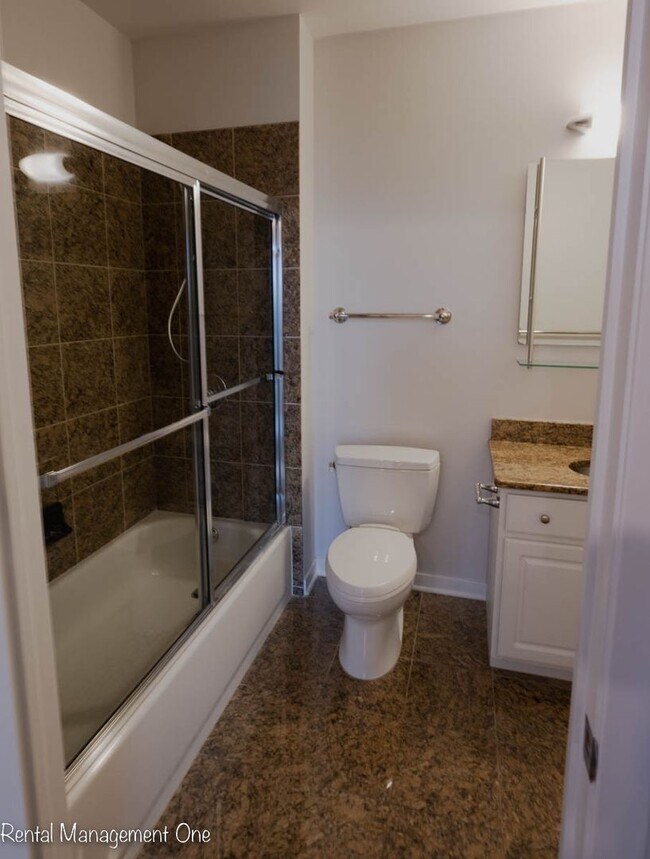 Building Photo - Downtown ROYAL OAK LIVING - 2 bed/2 bath - A CORNER WITH A VIEW!