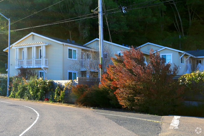 Building Photo - The Fireside Apartments