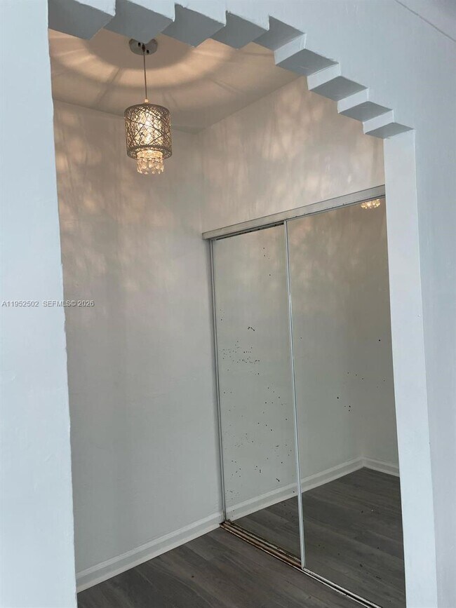 Building Photo - 1611 Euclid Ave