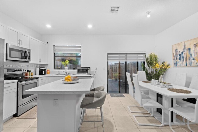 Building Photo - 14807 SW 183rd Terrace