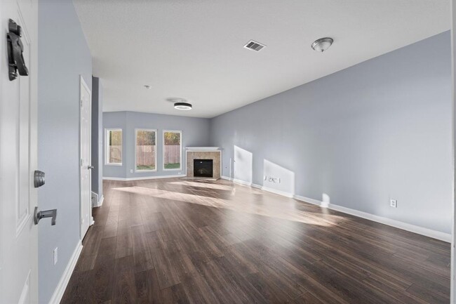 Building Photo - 29639 Turnbury Village Dr