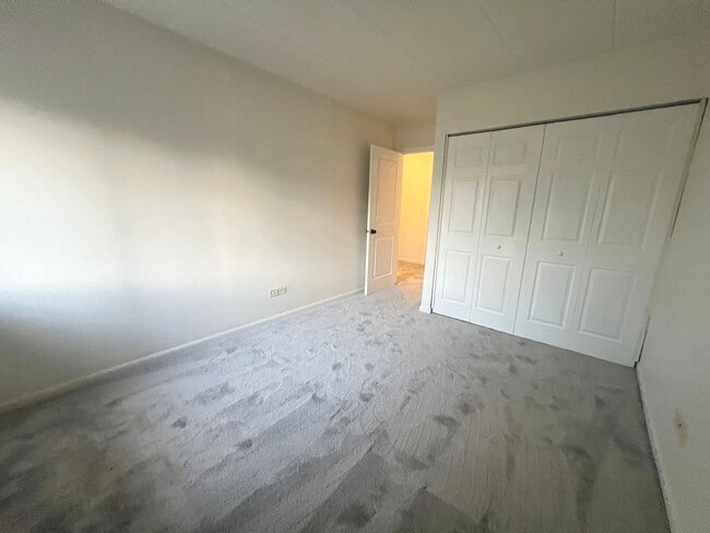 Building Photo - 228 E Bailey Rd