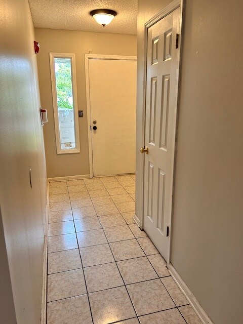 Building Photo - 4294 Tanglewilde Dr S