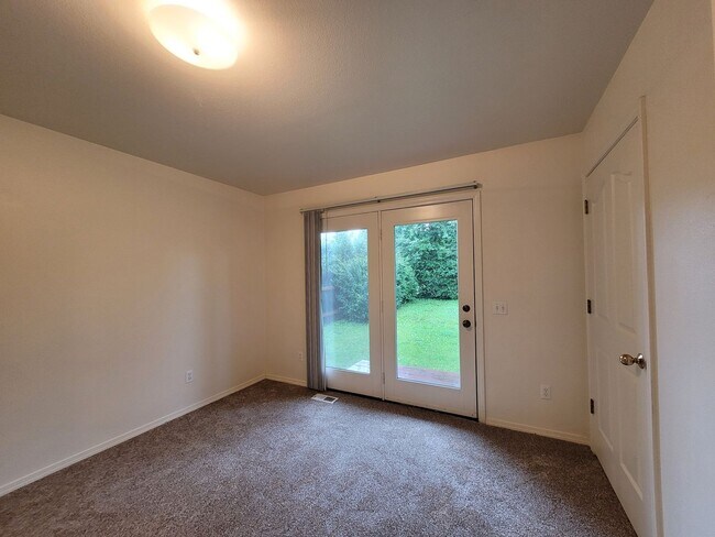Building Photo - 1601 Waterwood Cir