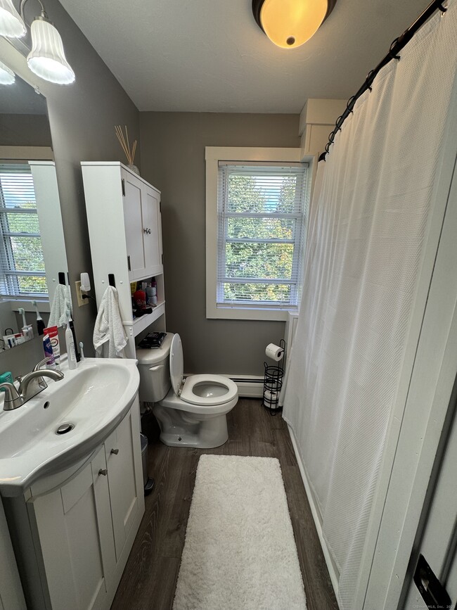 Building Photo - 54 Litchfield Ave