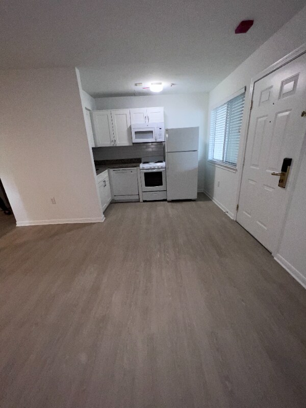 Building Photo - 1380 Piccard Dr