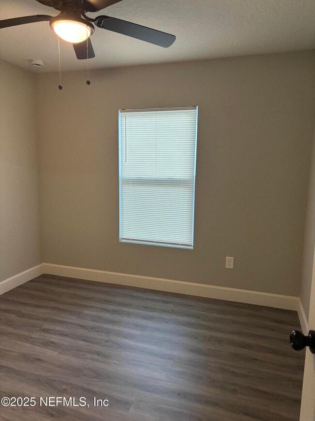 Building Photo - 1963 W 4th St