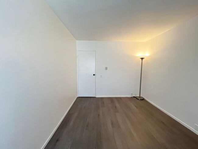 Building Photo - Condo Unit Available