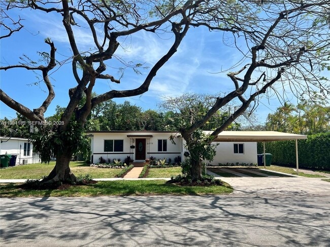 Building Photo - 5970 SW 46th St