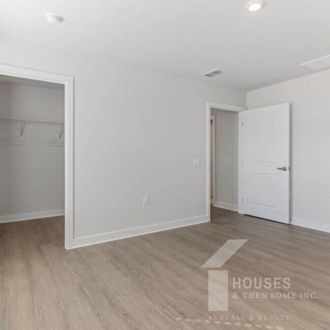 Building Photo - 1130 Bulrush Dr